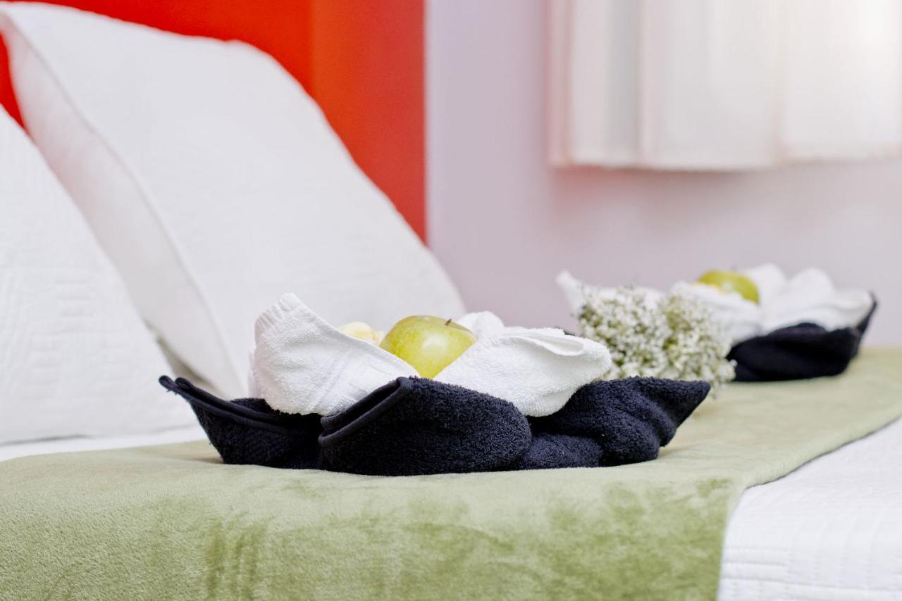 Barcelona City North Hostal Bagian luar foto