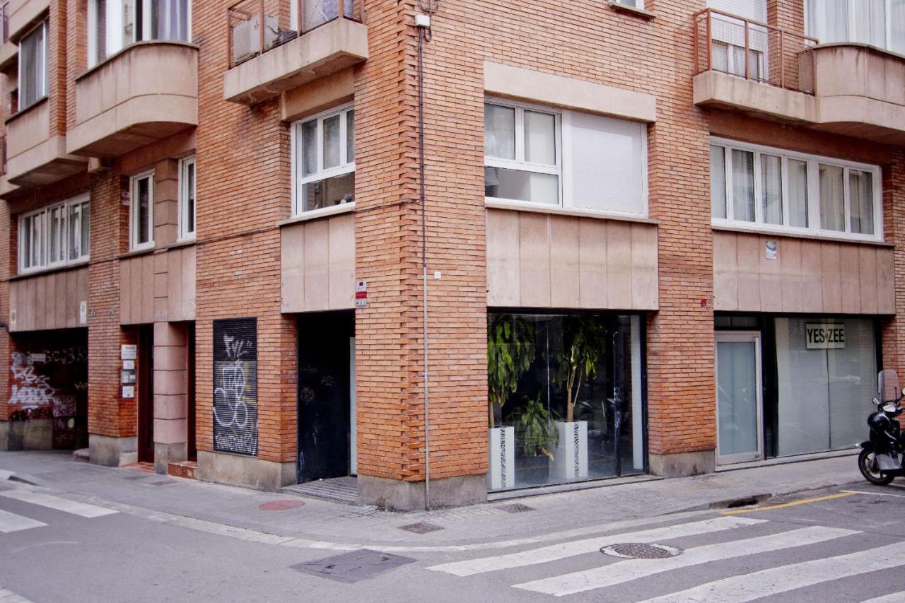 Barcelona City North Hostal Bagian luar foto