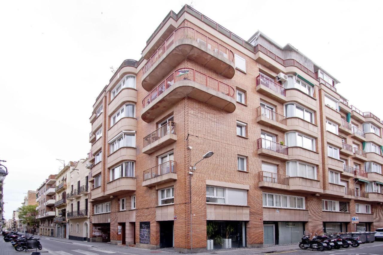 Barcelona City North Hostal Bagian luar foto