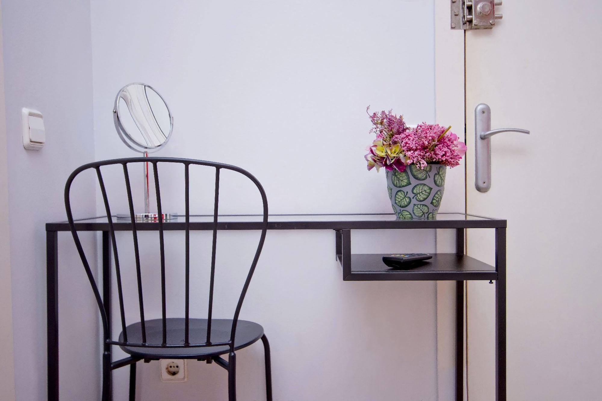 Barcelona City North Hostal Bagian luar foto