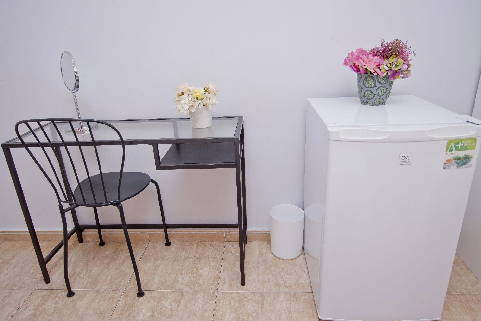 Barcelona City North Hostal Bagian luar foto