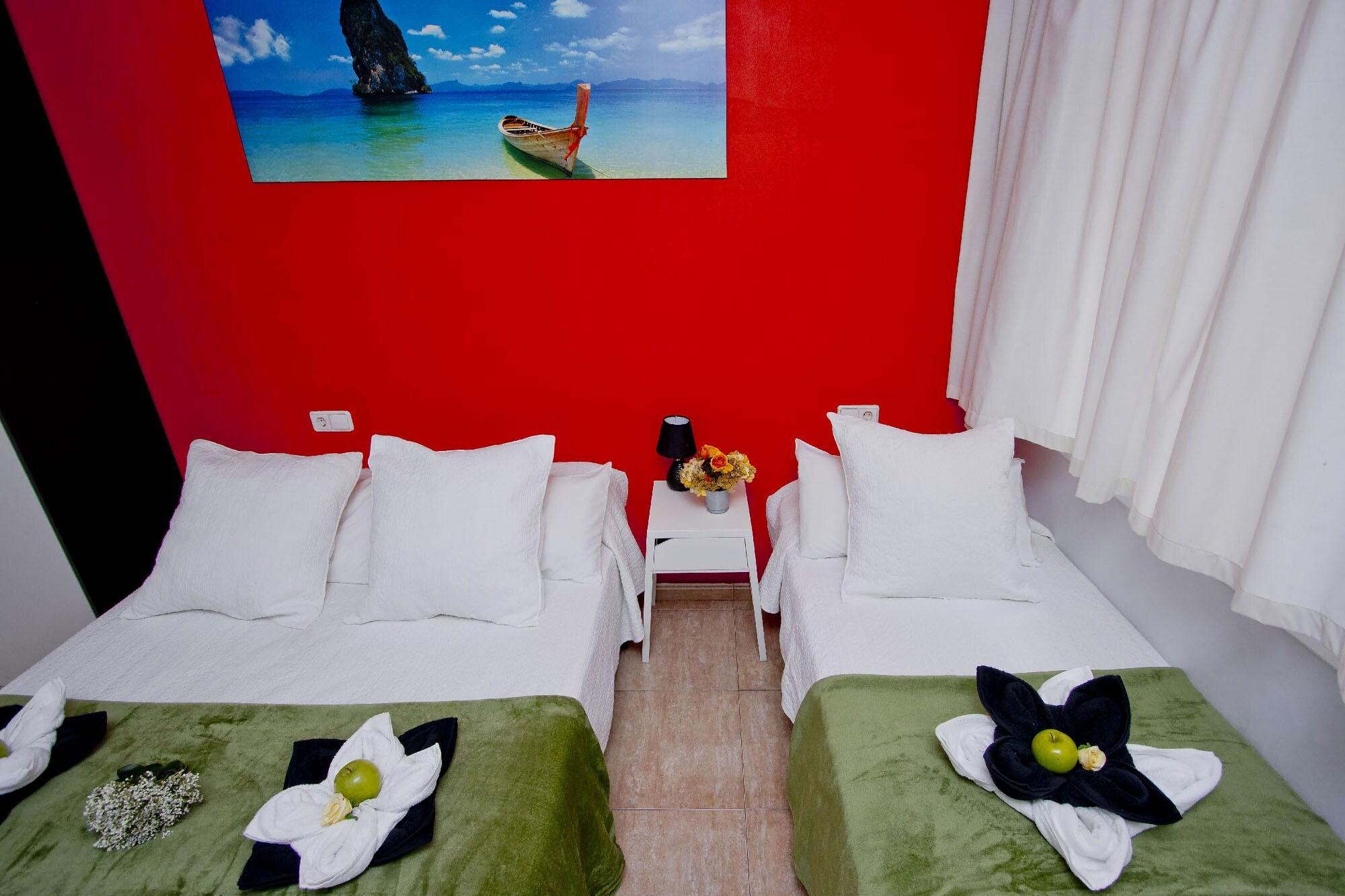 Barcelona City North Hostal Bagian luar foto